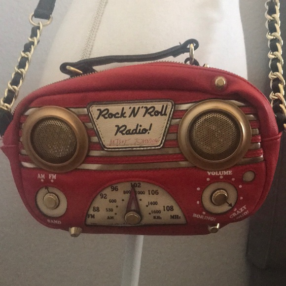 betsey johnson radio purse